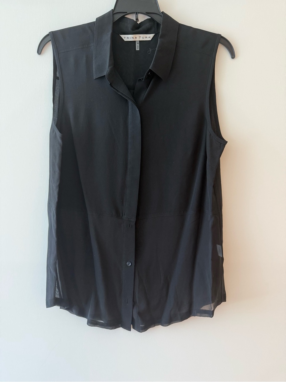 NWOT Trina Turk Black 100% Silk Sleeveless Button-Down Blouse Shirt Size M